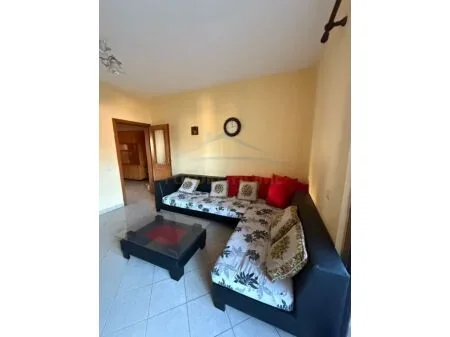 Tirane, jepet me qera apartament 2+1 Kati 6, 110 m² 500 € (Rruga Ali Demi,Tiranë AREA46022)