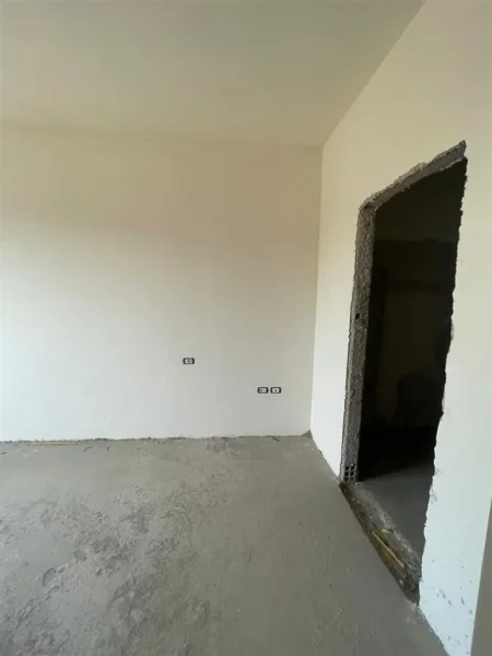 Tirane, shitet apartament 2+1+Ballkon Kati 2, 115 m² 201.250 € (Ish Fusha e Aviacionit)