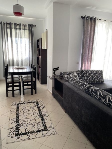 Tirane, jepet me qera apartament 2+1 Kati 3, 90 m² 500 € (ALI DEMI)