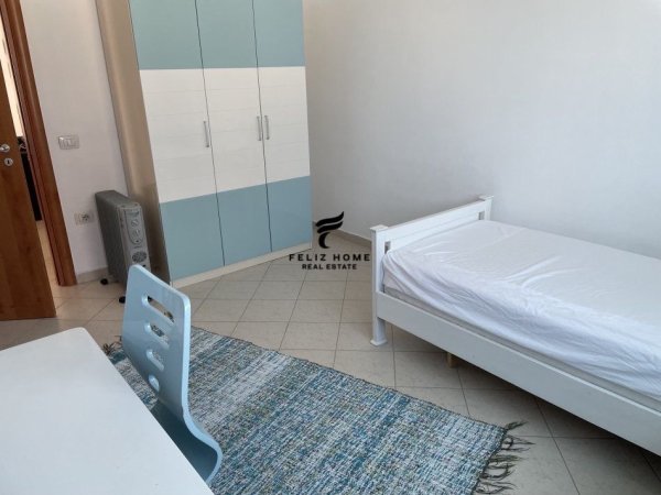 Tirane, jepet me qera apartament 2+1 Kati 3, 90 m² 500 € (ALI DEMI)