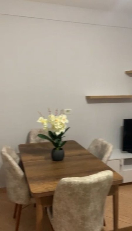 Tirane, jepet me qera apartament 1+1+Ballkon Kati 3, 89 m² 500 € (DON BOSKO)