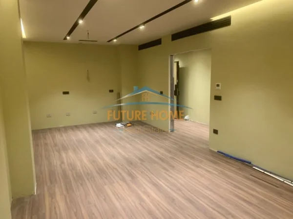 Tirane, jepet me qera ambjent biznesi Kati 7, 125 m² 1.800 € (Rruga e Kavajes)
