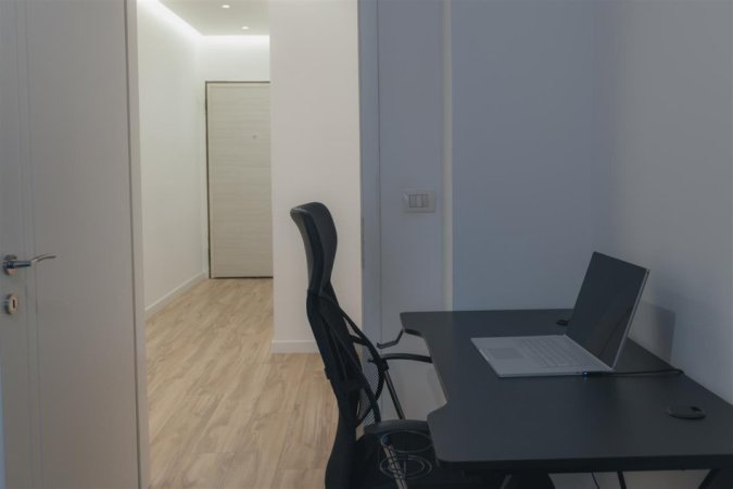 Tirane, jepet me qera apartament 2+1+Ballkon Kati 3, 82 m² 650 € (Kopeshti botanik , kompleksi fratari)