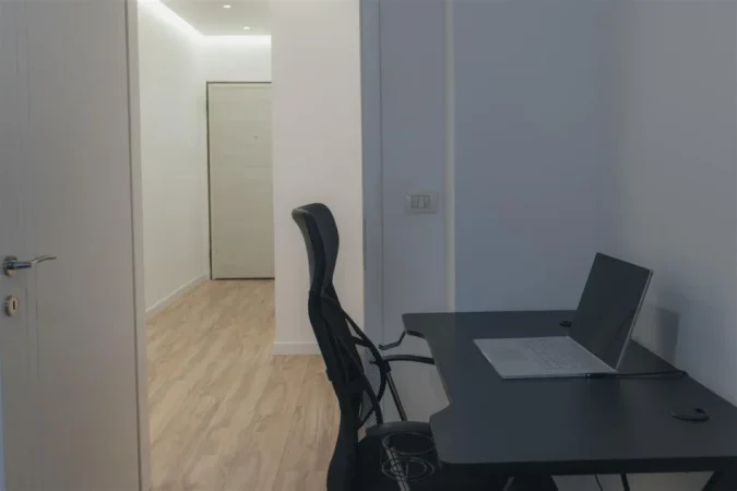 Tirane, jepet me qera apartament 2+1+Ballkon Kati 3, 82 m² 650 € (Kopeshti botanik , kompleksi fratari)