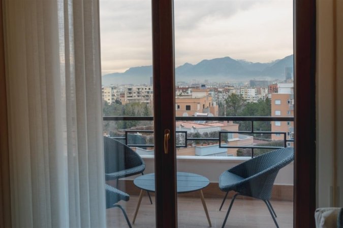 Tirane, jepet me qera apartament 2+1+Ballkon Kati 3, 82 m² 650 € (Kopeshti botanik , kompleksi fratari)