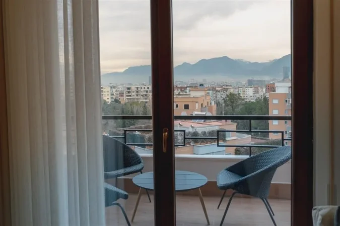 Tirane, jepet me qera apartament 2+1+Ballkon Kati 3, 82 m² 650 € (Kopeshti botanik , kompleksi fratari)