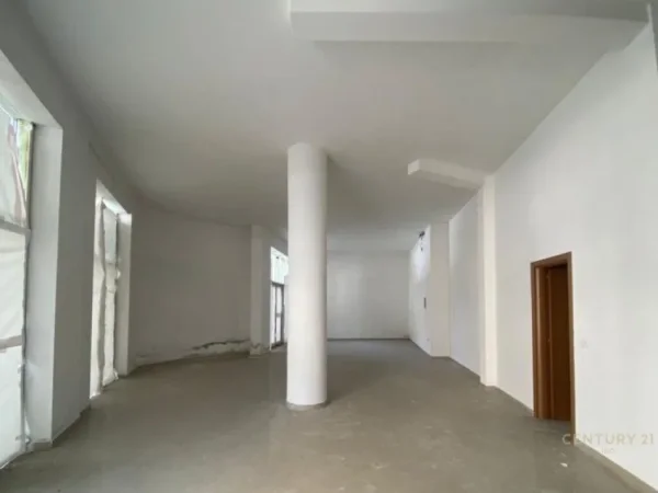 Tirane, shitet ambjent biznesi , 212 m² 455.000 € (ATSH)