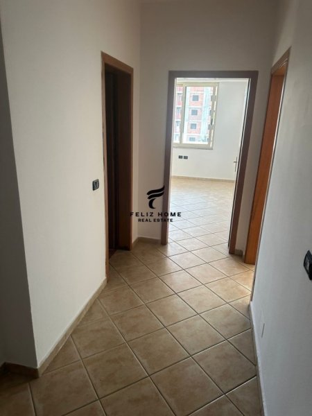 Tirane, jepet me qera apartament 1+1 Kati 4, 70 m² 450 € (BULEVARDI GJERGJ FISHTA)