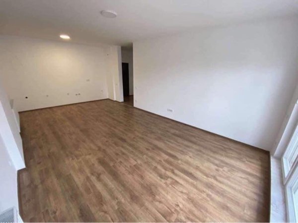 Tirane, jepet me qera ambjent biznesi Kati 2, 140 m² 800 € (DON BOSKO)