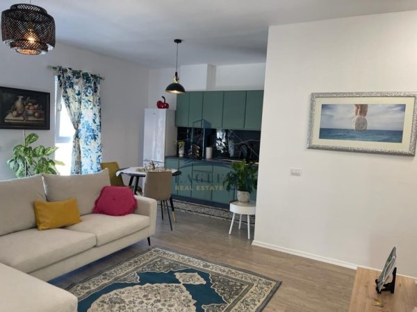 JEPET ME QERA APARTAMENT 2+1 TEK UNIVERS CITY