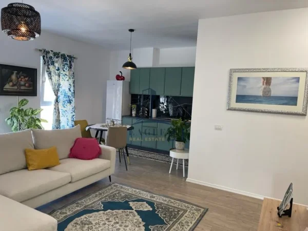 JEPET ME QERA APARTAMENT 2+1 TEK UNIVERS CITY