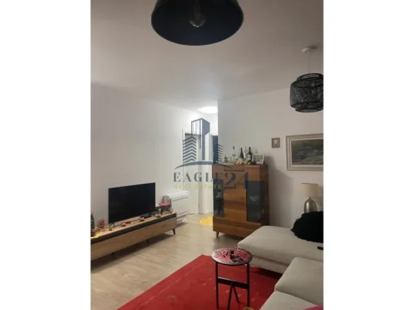 JEPET ME QERA APARTAMENT 2+1 TEK UNIVERS CITY