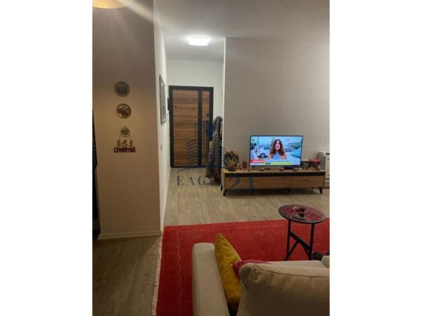 JEPET ME QERA APARTAMENT 2+1 TEK UNIVERS CITY