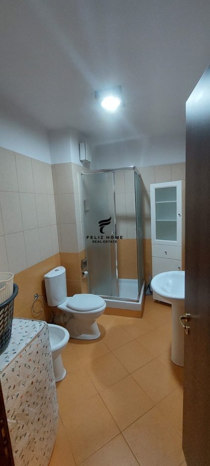 Tirane, jepet me qera apartament 1+1 Kati 6, 71 m² 500 € (RRUGA JORDAN MISJA)