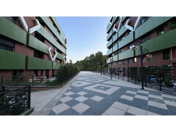 Tirane, shes apartament 3+1+2+Ballkon , 149 m² 256.000 € (Kodra e Diellit)
