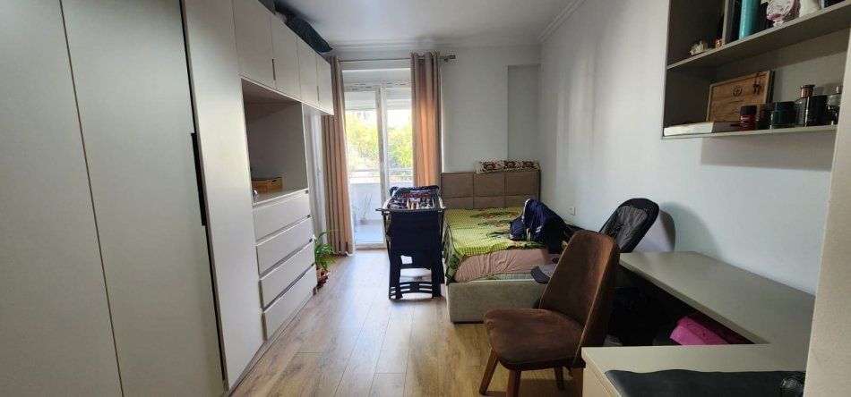 Tirane, shitet apartament 2+1 Kati 2, 96 m² 140.000 € (Kryqezimi i Tufines)