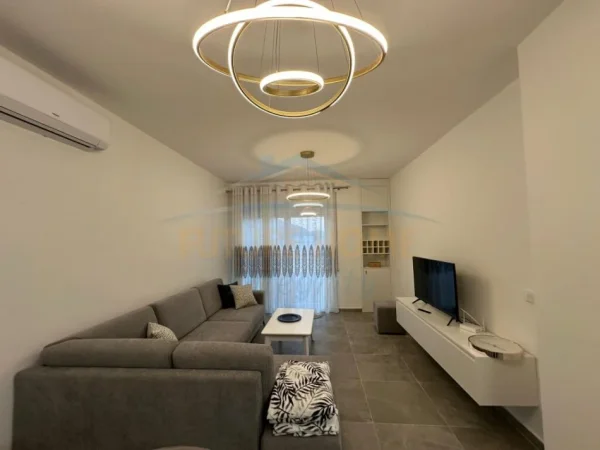 Shqiperi, shitet apartament 1+1 Kati 4, 79 m² 97.500 € (VORE)