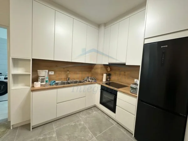 Shqiperi, shitet apartament 1+1 Kati 4, 79 m² 97.500 € (VORE)