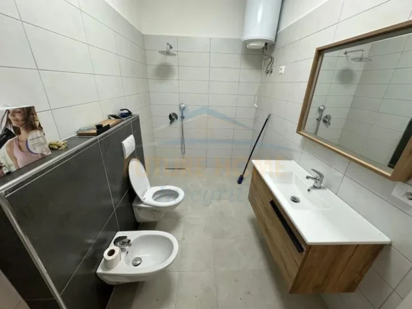 Shqiperi, shitet apartament 1+1 Kati 4, 79 m² 97.500 € (VORE)