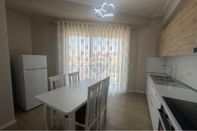 Tirane, jepet me qera apartament 1+1+Aneks+Ballkon , 70 m² 600 € (Rruga e Dibres - Rruga e Dibrës - Selvia,)