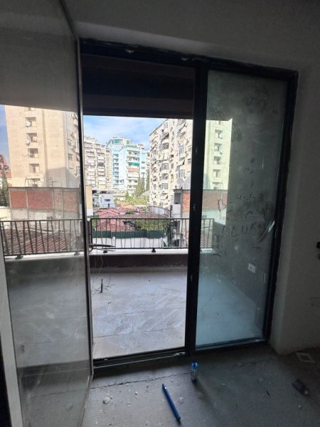 Tirane, jepet me qera apartament 1+1+Ballkon Kati 2, 70 m² 800 € (Myslym Shyri)