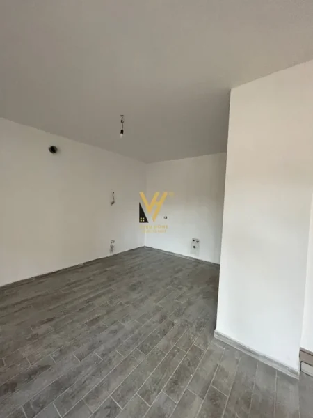 Tirane, shitet apartament 2+1+Ballkon Kati 2, 123 m² 179.400 € (LAPRAKE)