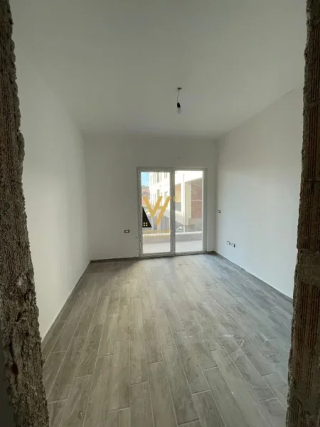 Tirane, shitet apartament 2+1+Ballkon Kati 2, 123 m² 179.400 € (LAPRAKE)
