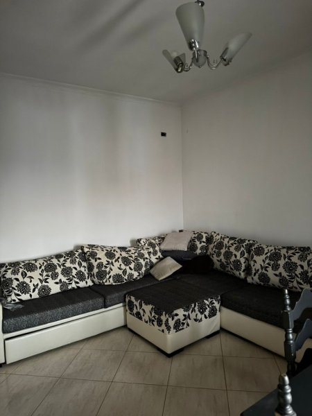 Tirane, jepet me qera apartament 2+1+Ballkon Kati 4, 100 m² 450 € (don bosko prane xhamise)