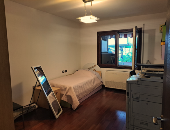 Tirane, shes apartament 3+1+Ballkon Kati 2, 174 m² 300.000 € (Kopshti Botanik)