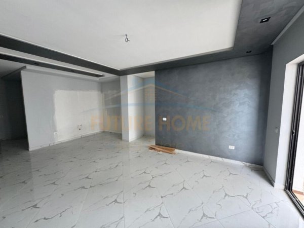 Durres, shitet apartament 2+1 Kati 5, 92 m² 160.000 € (0696044405 Shitet, Apartament 2+1, Qerret ,Durres)