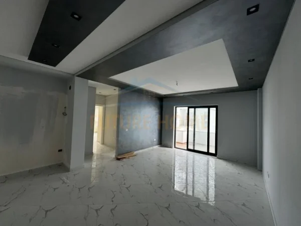 Durres, shitet apartament 2+1 Kati 5, 92 m² 160.000 € (0696044405 Shitet, Apartament 2+1, Qerret ,Durres)