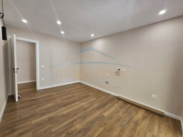 Durres, shitet apartament 2+1 Kati 2, 110 m² 155.000 € (0696044405 Shitet, Apartament 2+1, Pallati i Sportit, Durres)
