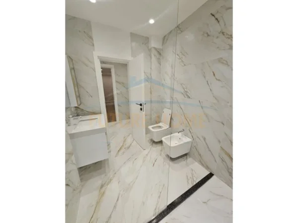 Durres, shitet apartament 2+1 Kati 2, 110 m² 155.000 € (0696044405 Shitet, Apartament 2+1, Pallati i Sportit, Durres)