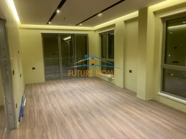 Tirane, jepet me qera ambjent biznesi Kati 7, 125 m² 1.800 € (Rruga e Kavajes)