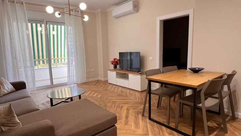 Tirane, jap me qera apartament 2+1+Ballkon Kati 3, 100 m² 950 € (Rruga e Kavajës)
