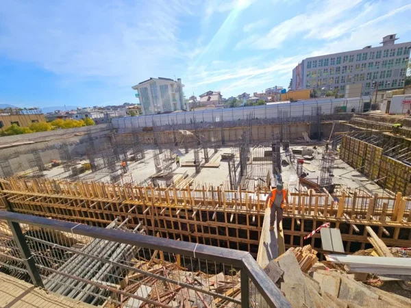 Tirane, shes apartament 2+1+Ballkon Kati 3, 112 m² 102.000 € (Rr. Demokracia - Kamez)