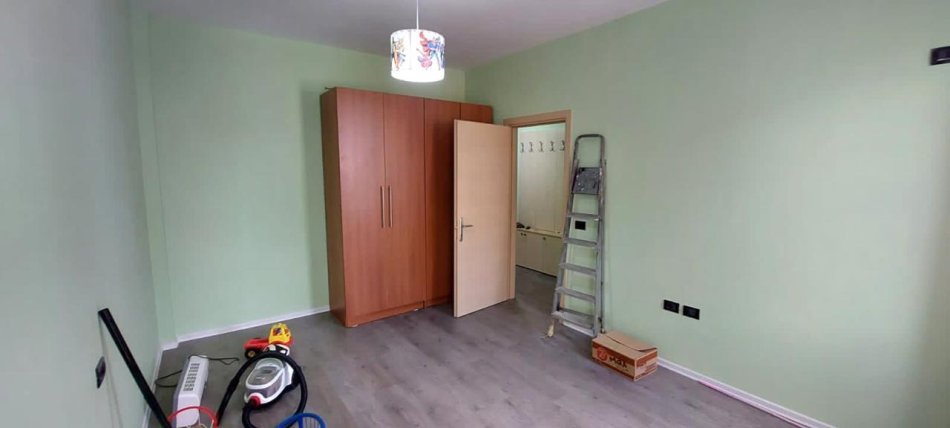 Tirane, jepet me qera apartament 2+1+Ballkon Kati 7, 140 m² 550 € (liqeni i thate , rruga hamndi sina ,mbi kapiten mir zoti)