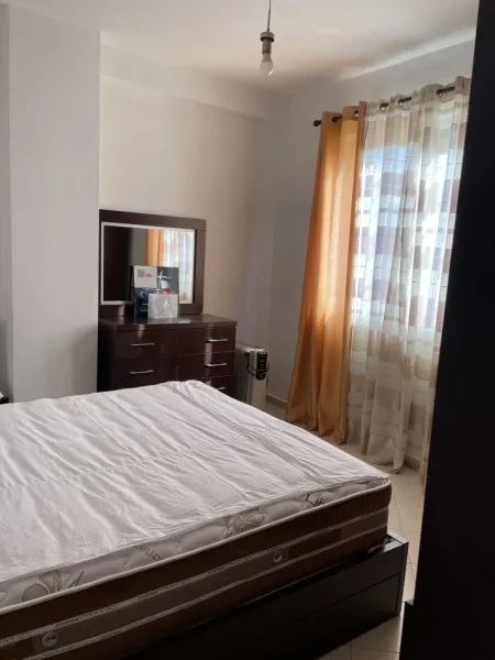 Tirane, jepet me qera apartament 2+1+Ballkon Kati 3, 85 m² 500 € (ALI DEMI)