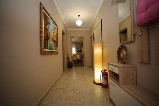 Tirane, jepet me qera apartament 2+1 Kati 2, 73 m² 750 € (Pazari i ri)