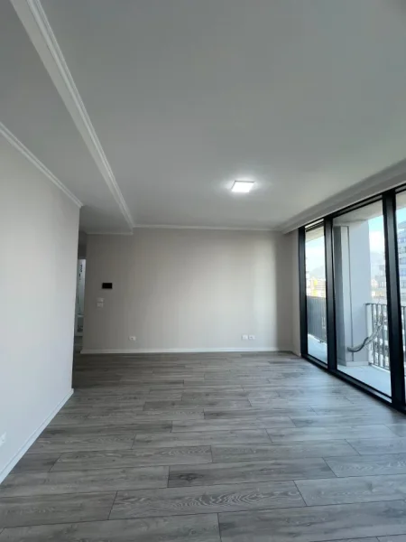 Tirane, jepet me qera apartament 1+1+Ballkon Kati 6, 82 m² (Lake View Residence, Liqeni Artificial)