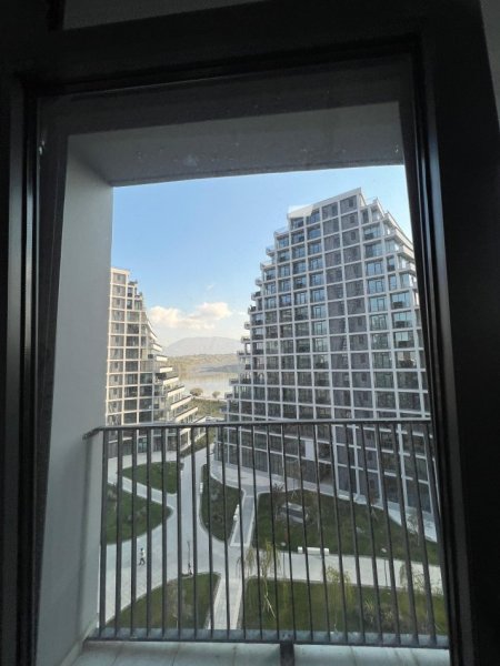 Tirane, jepet me qera apartament 1+1+Ballkon Kati 6, 82 m² (Lake View Residence, Liqeni Artificial)
