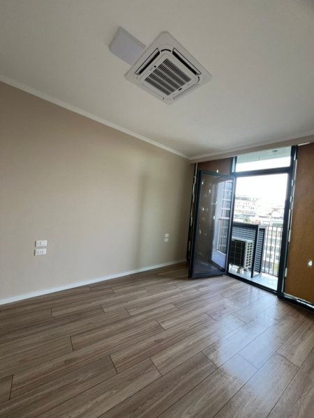 Tirane, jepet me qera apartament 1+1+Ballkon Kati 6, 67 m² (Lake View Residence, Liqeni Artificial)