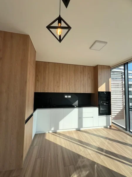 Tirane, jepet me qera apartament 2+1+Ballkon Kati 10, 127 m² (Lake View Residence, Liqeni Artificial)