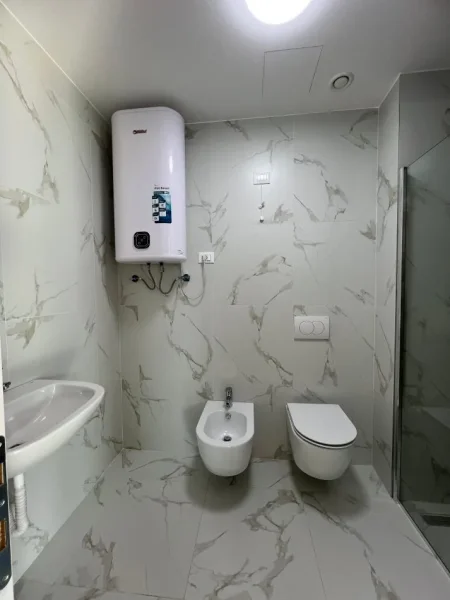 Tirane, jepet me qera apartament 2+1+Ballkon Kati 10, 127 m² (Lake View Residence, Liqeni Artificial)