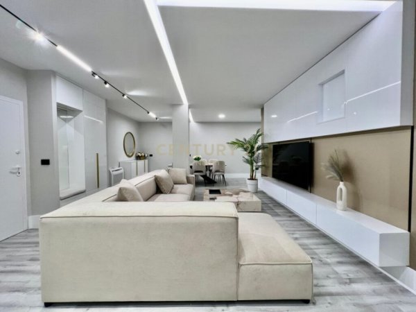 Tirane, jepet me qera 2+1 Kati 7, 155 m² 2.300 € (QIRA, APARTAMENT DELUXE 2+1+2 te BLLOKUNeom103045)