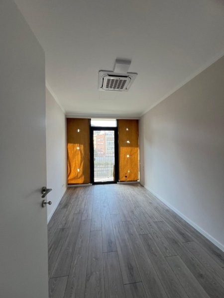 Tirane, jepet me qera apartament 2+1+Ballkon Kati 2, 96 m² 1.200 € (Lake View Residence, Liqeni Artificial)
