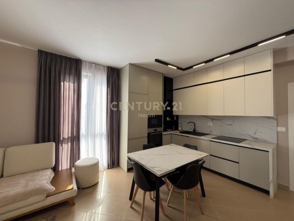 Tirane, jepet me qera apartament 2+1+Ballkon Kati 3, 116 m² 650 € (APARTAMENT MODERN 2+1, NE REZIDENCEN CITY VIEW SHKOZE!!Neom102298)