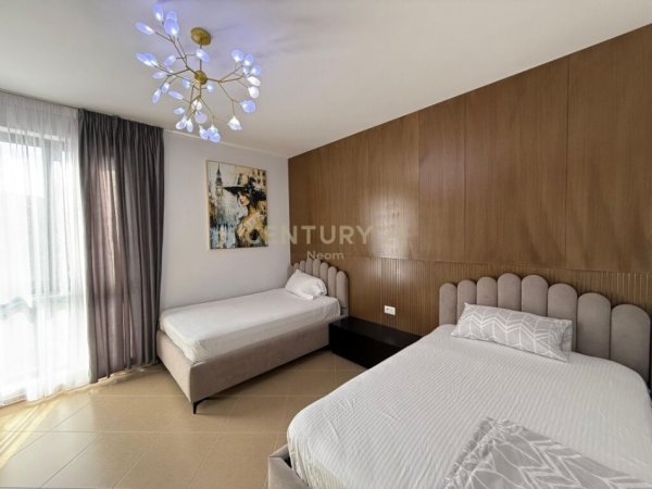 Tirane, jepet me qera apartament 2+1+Ballkon Kati 3, 116 m² 650 € (APARTAMENT MODERN 2+1, NE REZIDENCEN CITY VIEW SHKOZE!!Neom102298)