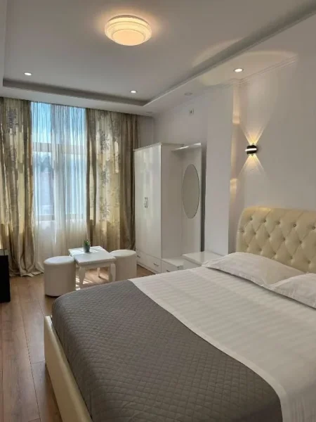 Tirane, jepet me qera hotel Kati 5, 1 m² 35.000 € (PALLATI I BRIGADAVE)