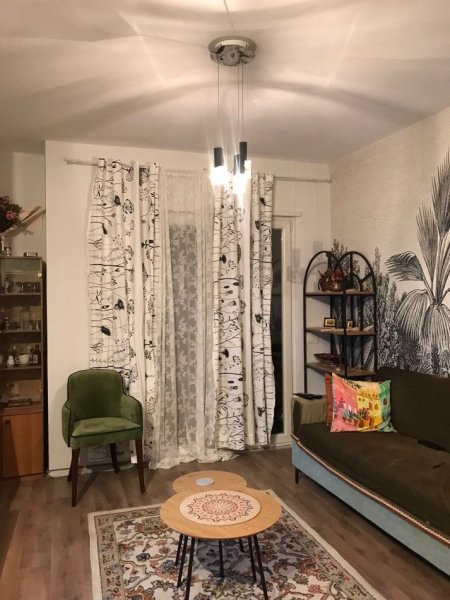 jepet me qera 2+1+Ballkon Kati 4, 87 m² 750 € (Rruga Kosovarve)